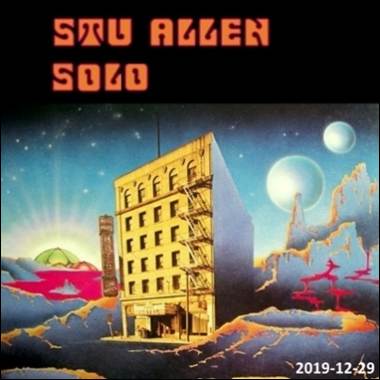 A building in the desert
Description automatically generated