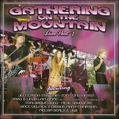 A group of people on stage with microphones

Description automatically generated