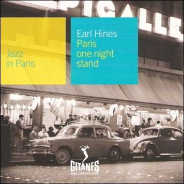 A group of cars parked in front of a building
Description automatically generated