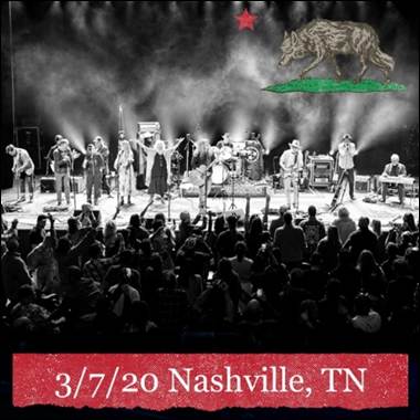 A group of people on stage

Description automatically generated