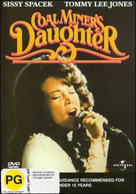 A person singing into a microphone

Description automatically generated