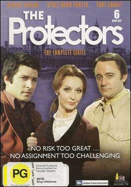 A group of people standing together

Description automatically generated