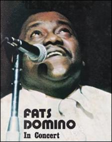 A person with a microphone

Description automatically generated